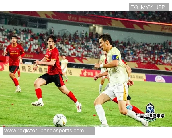 实时新闻刘磊独家揭秘足球技巧与战术心得分享助你提升球技与比赛表现